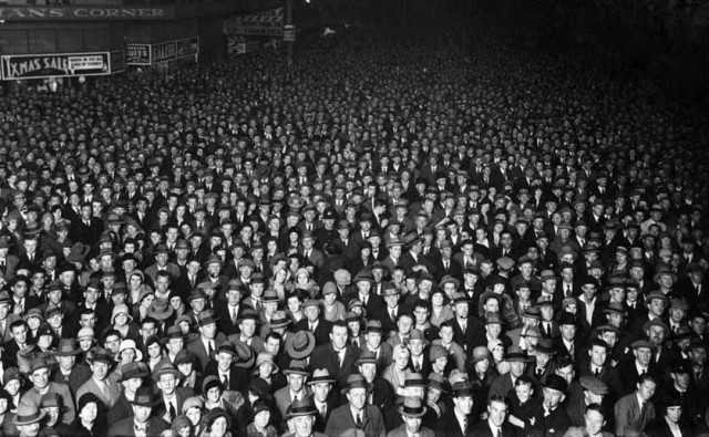 election-crowd-wellington-new-zealand-1931-photographed-by-william-hall-raine